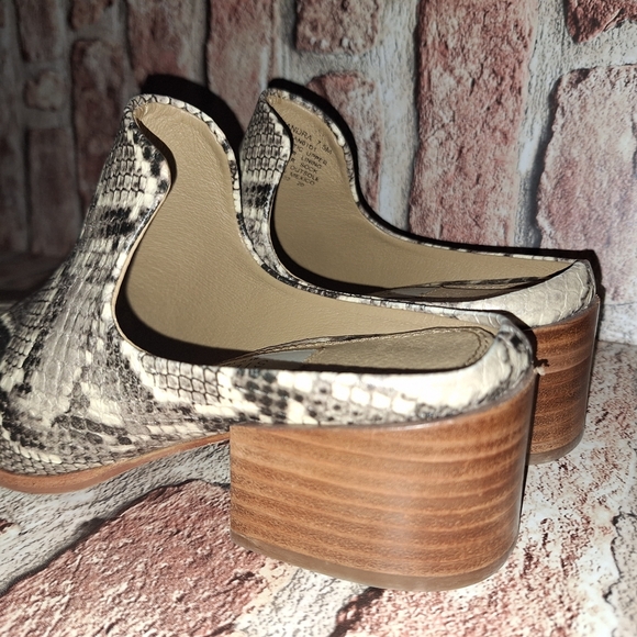 Steven by Steve Madden | Deandra Snakeskin Embossed Point Toe Mules - Picture 10 of 16